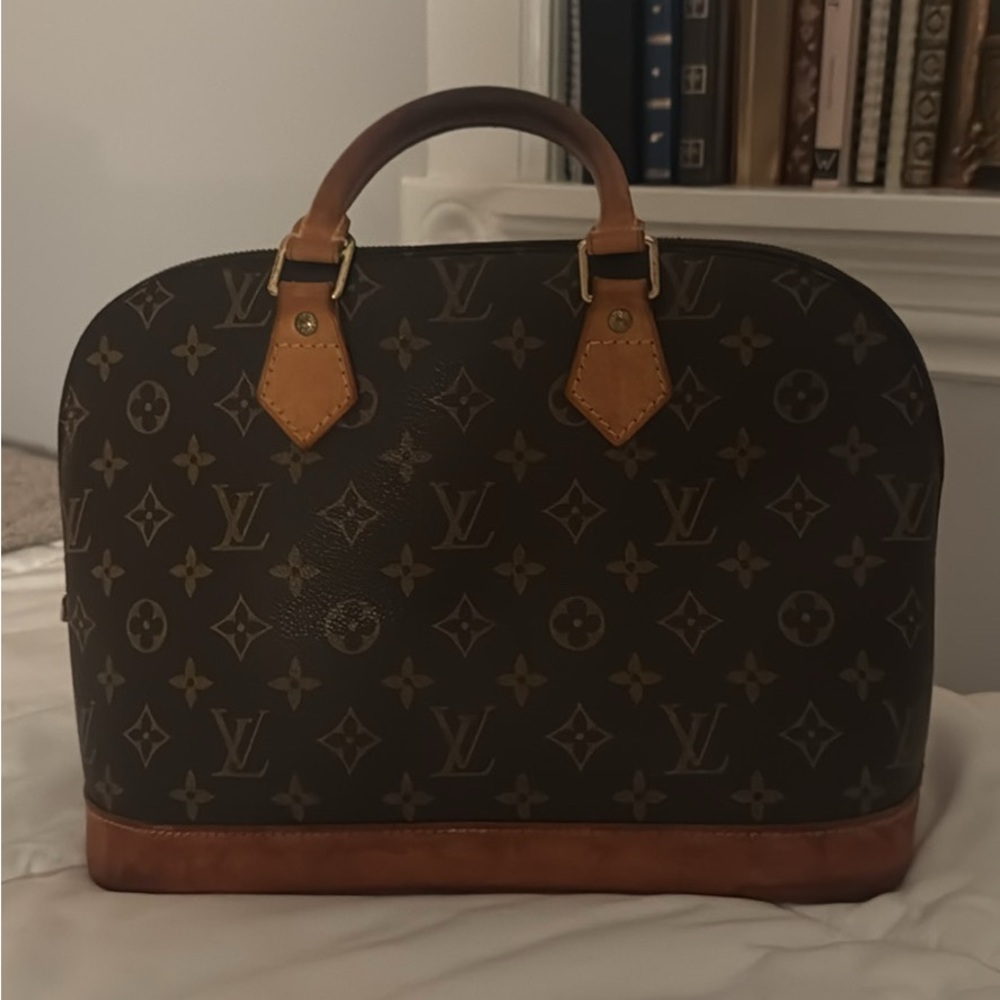 AUTHENTIC! Louis Vuitton (Alma) Brown Monogram Handbag (2001)